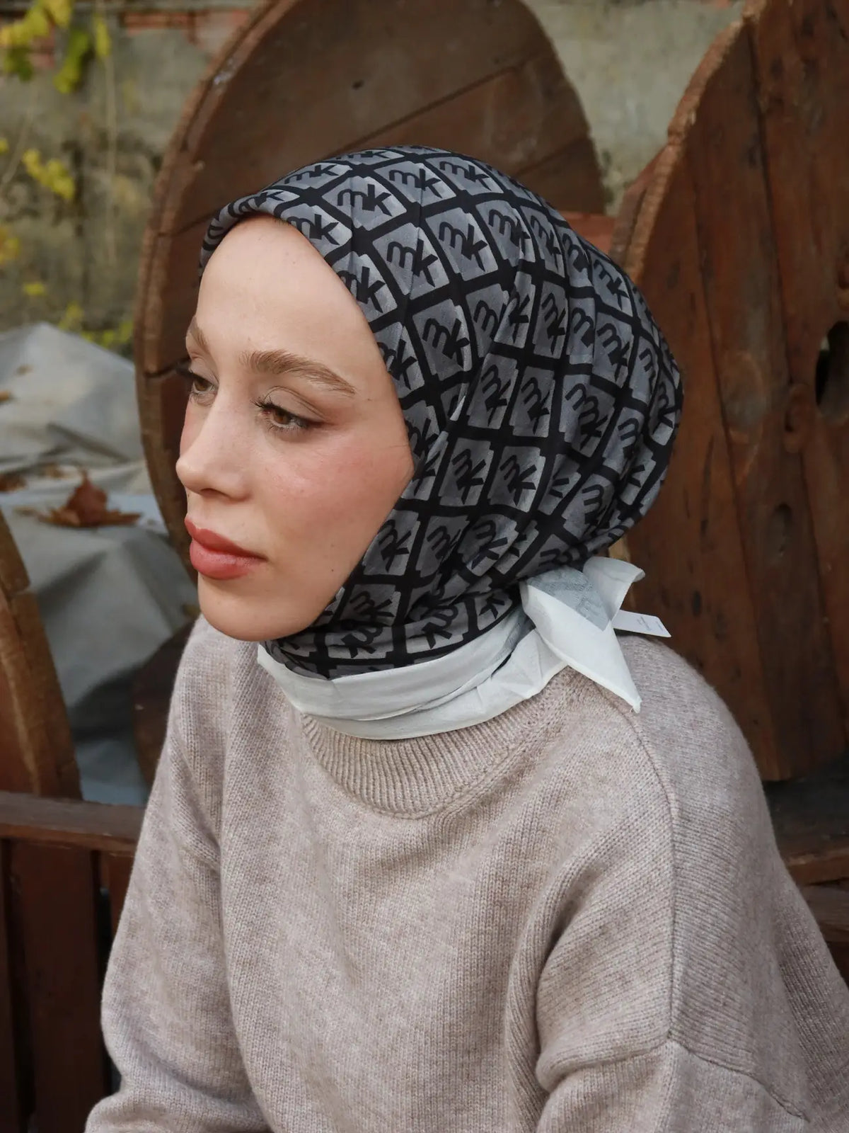 Monark Mk Desen Lina Eşarp Beyaz