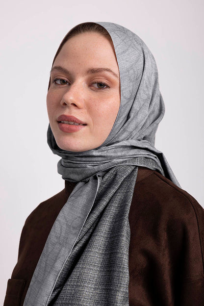 Şebnem Hattı Monogram Çift Taraflı Şal Gri