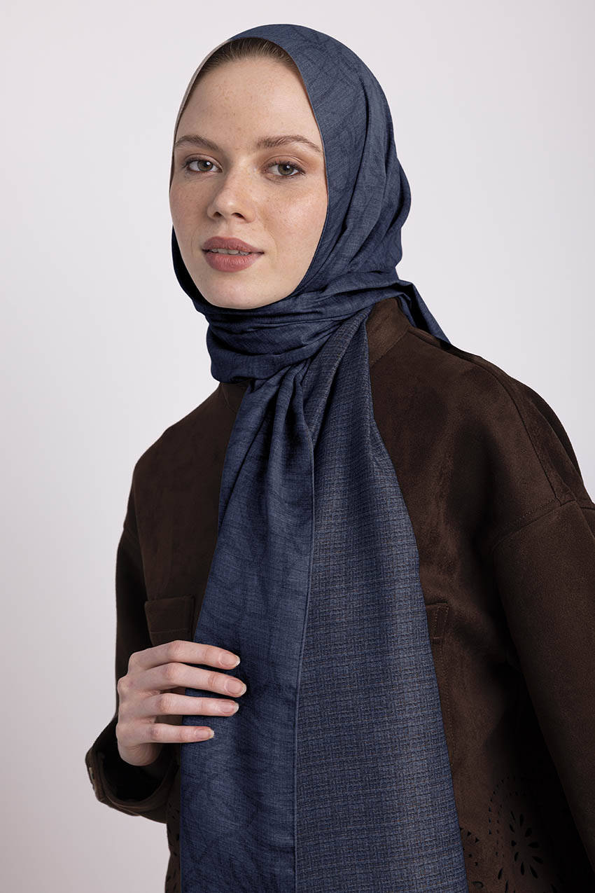 Şebnem Hattı Monogram Çift Taraflı Şal Lacivert